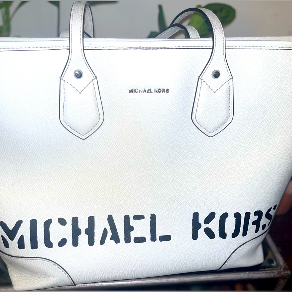 White Leather Michael Kors Tote.